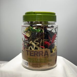 – 54 Pcs Insects & Bugs Toy Tube – Mini Plastic Creepy Crawly Animal Figurines
